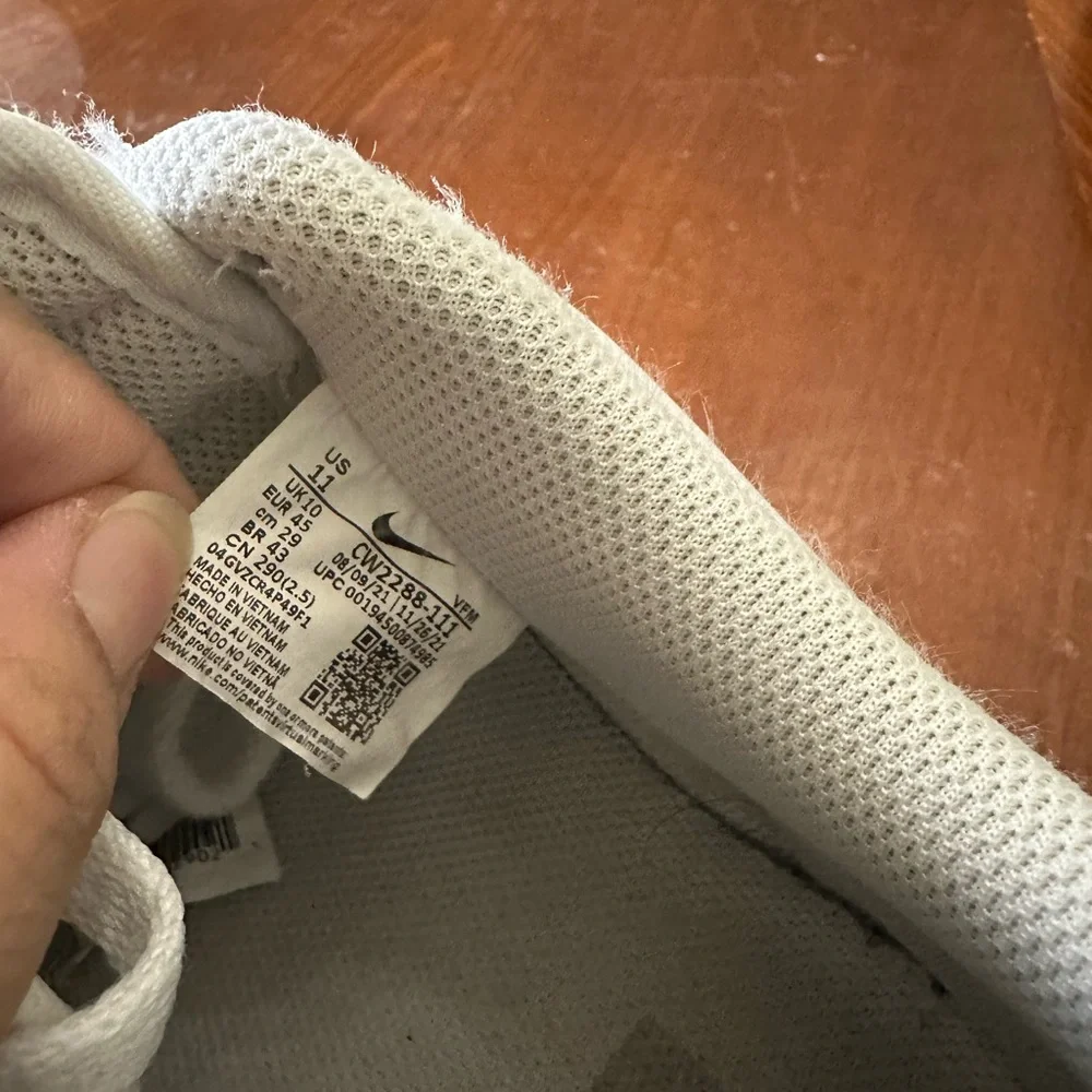Men Nike Airforce 1s